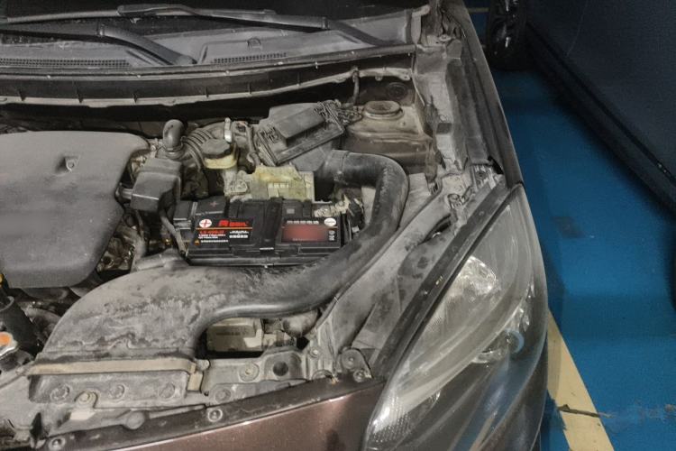Used Renault Koleos 2014 2.0L Two-Wheel Drive Fashion Edition Engine Bay Left