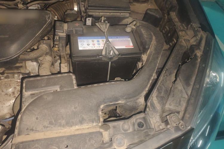 Used Renault Koleos 2014 2.5L 4x4 Comfort Edition Engine Bay Left
