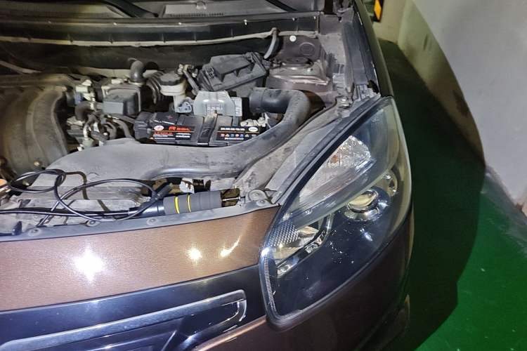 Used Renault Koleos 2014 Revised Version 2.0L Two-Wheel Drive Smart Enjoyment Edition Engine Bay Left