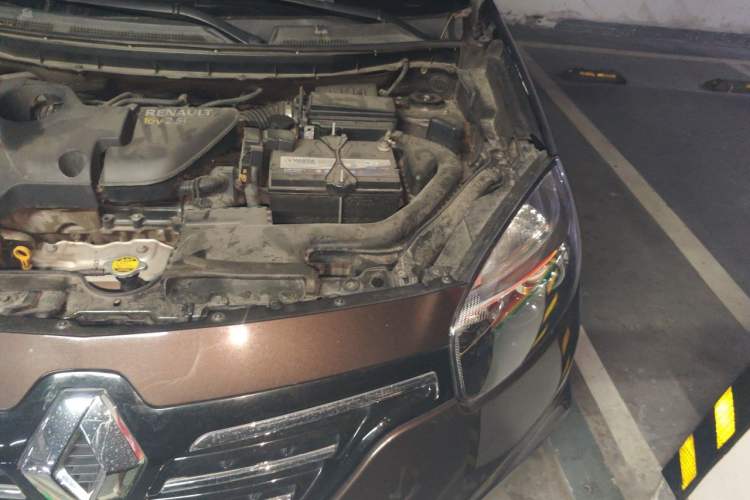 Used Renault Koleos 2014 2.5L Two-Wheel Drive Comfort Edition Engine Bay Left