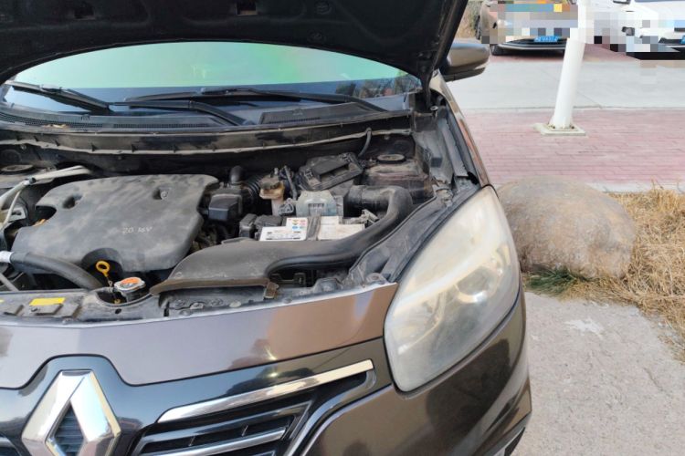 Used Renault Koleos 2014 2.0L Two-Wheel Drive Fashion Edition Engine Bay Left