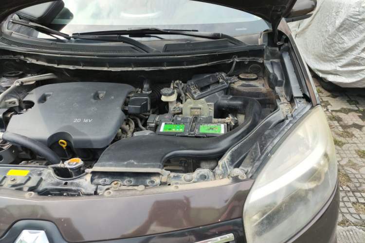 Used Renault Koleos 2014 Revised Version 2.0L Two-Wheel Drive Fashion Edition Engine Bay Left