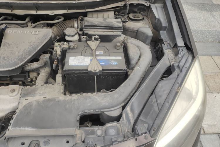 Used Renault Koleos 2014 2.5L 4x4 Comfort Edition Engine Bay Left