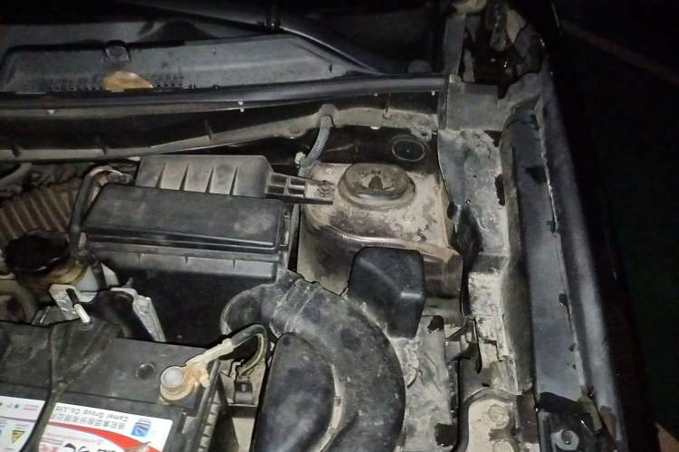 Used Renault Koleos 2014 Revised Version 2.5L Two-Wheel Drive Comfort Edition Engine Bay Left