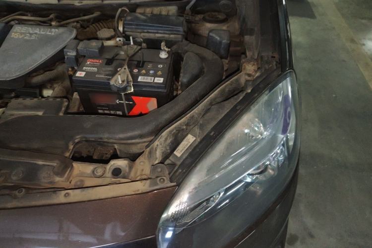 Used Renault Koleos 2014 2.5L 4x4 Comfort Edition Engine Bay Left