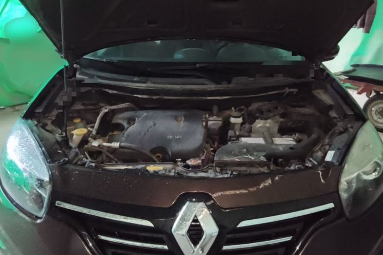 Used Renault Koleos 2014 2.0L Two-Wheel Drive Smart Edition Engine Bay