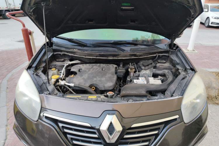 Used Renault Koleos 2014 2.0L Two-Wheel Drive Fashion Edition Engine Bay