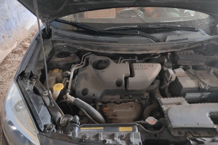 Used Renault Koleos 2014 2.5L Two-Wheel Drive Comfort Edition Engine Bay Right