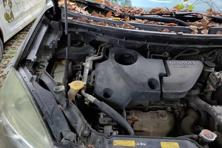 Used Renault Koleos 2014 Revised Version 2.5L Two-Wheel Drive Urban Edition Engine Bay Right