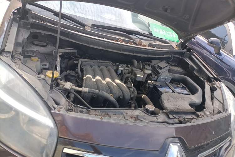 Used Renault Koleos 2014 2.0L Two-Wheel Drive Smart Edition Engine Bay