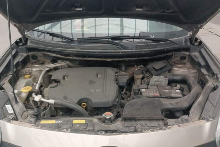 Used Renault Koleos 2014 2.0L Two-Wheel Drive Comfort Edition Engine Bay