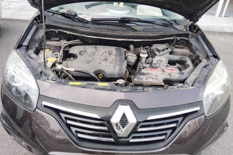 Used Renault Koleos 2014 Revised Version 2.0L Two-Wheel Drive Fashion Edition Engine Bay