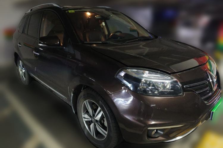 Used Renault Koleos 2014 2.5L Two-Wheel Drive Comfort Edition Front Right 45 Deg