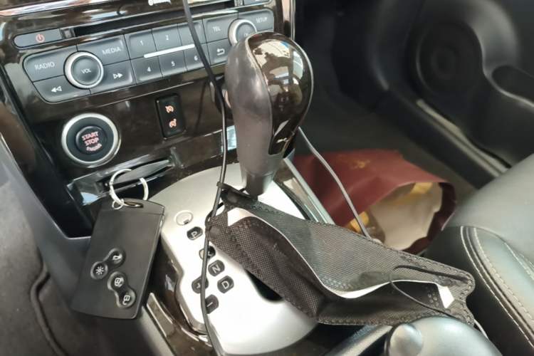 Used Renault Koleos 2014 Revised Version 2.5L Two-Wheel Drive Comfort Edition Gear Lever