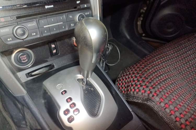 Used Renault Koleos 2014 Revised Version 2.0L Two-Wheel Drive Fashion Edition Gear Lever