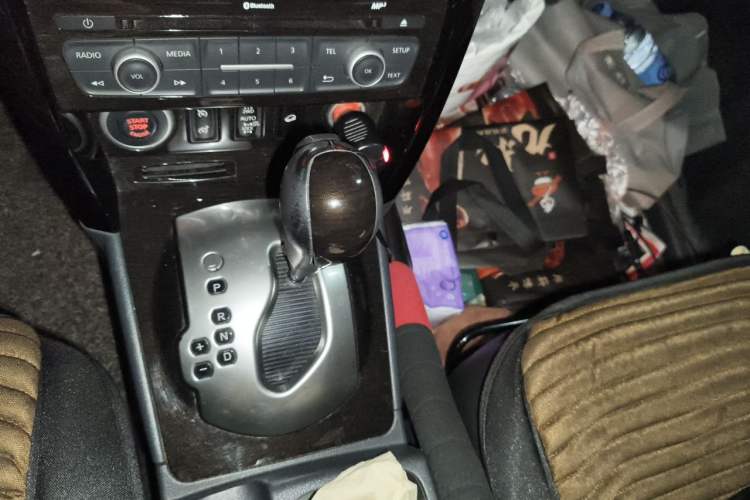Used Renault Koleos 2014 2.5L 4x4 Comfort Edition Gear Lever