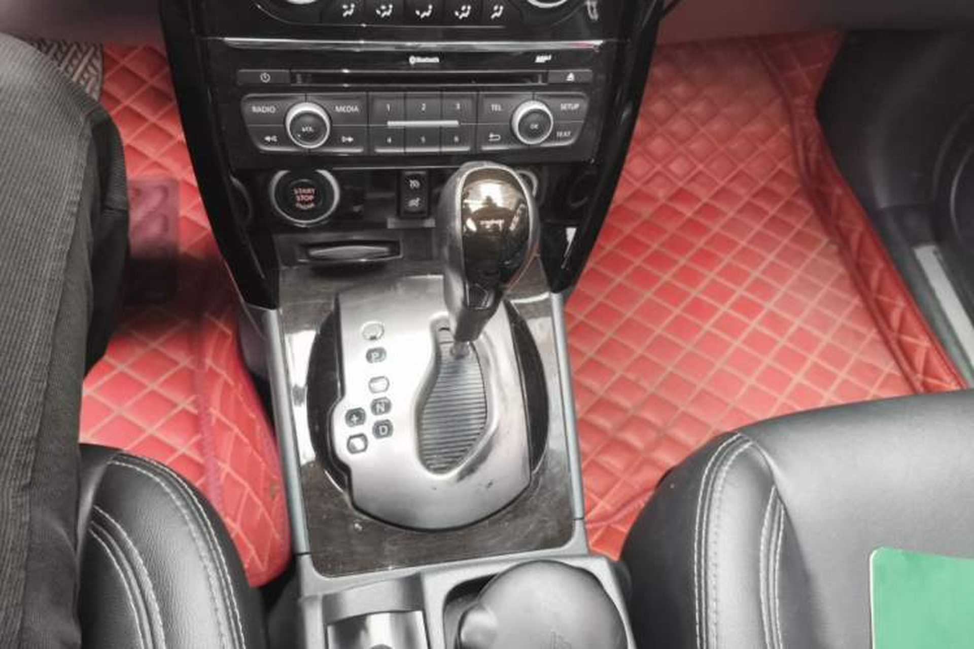 Used Renault Koleos 2014 Revised Version 2.5L Two-Wheel Drive Urban Edition Gear Lever