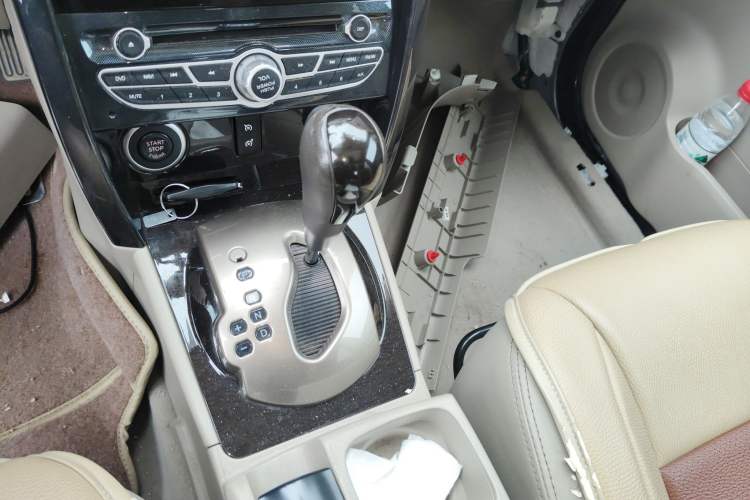 Used Renault Koleos 2014 Revised Version 2.5L Two-Wheel Drive Comfort Edition Gear Lever