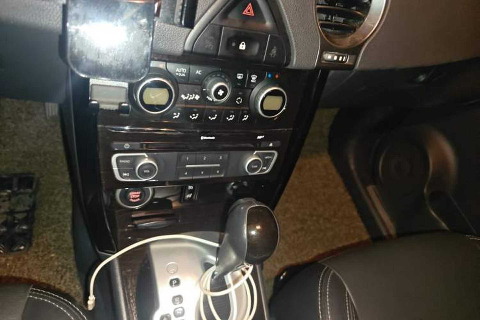 Used Renault Koleos 2014 Revised Version 2.5L Two-Wheel Drive Comfort Edition Gear Lever