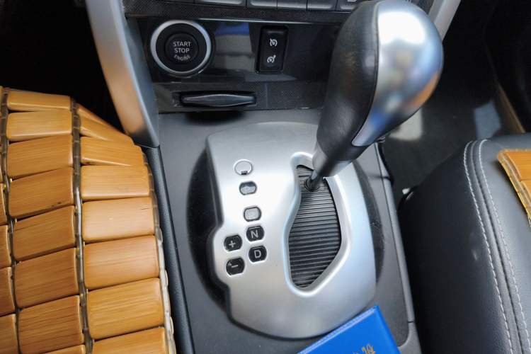 Used Renault Koleos 2014 Revised Version 2.0L Two-Wheel Drive Fashion Edition Gear Lever