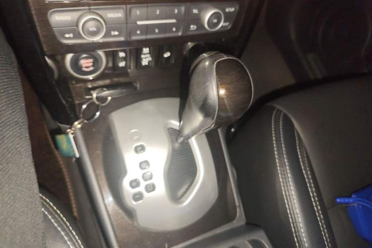 Used Renault Koleos 2014 2.5L 4x4 Comfort Edition Gear Lever