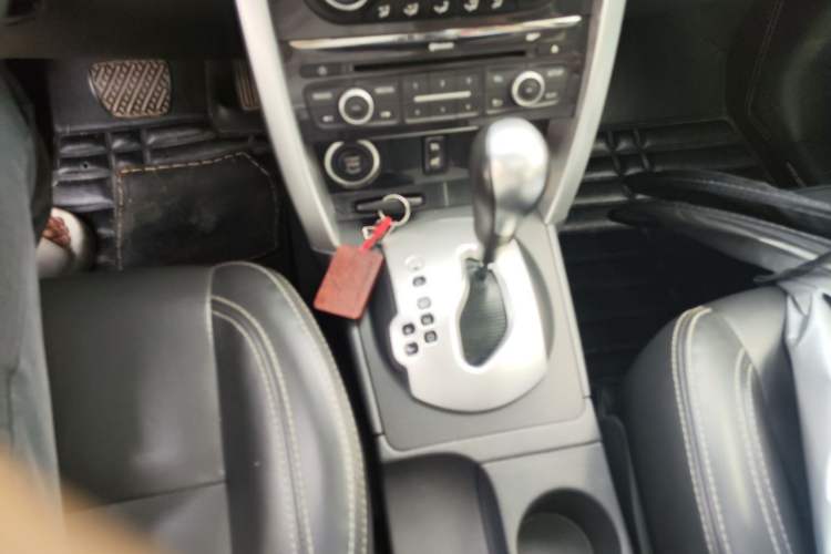 Used Renault Koleos 2014 Revised Version 2.0L Two-Wheel Drive Fashion Edition Gear Lever