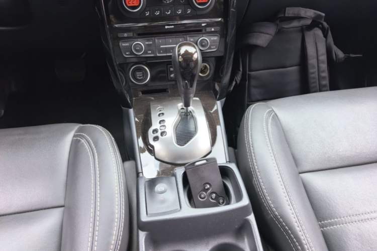 Used Renault Koleos 2014 Revised Version 2.5L Two-Wheel Drive Comfort Edition Gear Lever