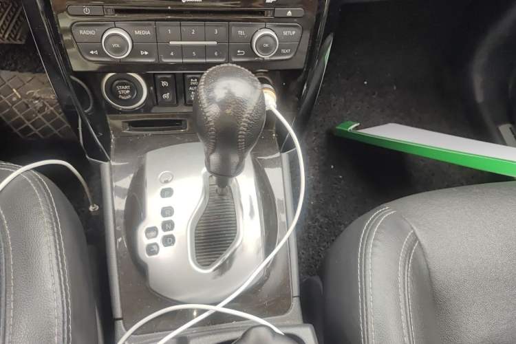 Used Renault Koleos 2014 2.5L 4x4 Comfort Edition Gear Lever