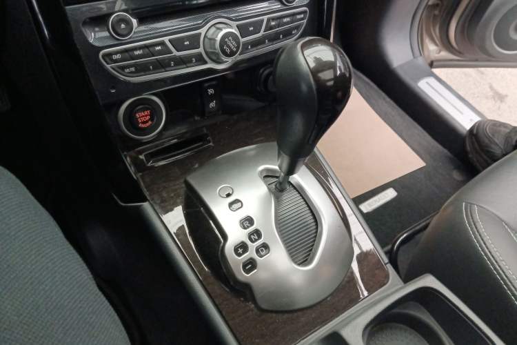 Used Renault Koleos 2014 2.0L Two-Wheel Drive Comfort Edition Gear Lever