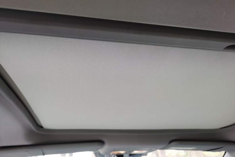Used Renault Koleos 2014 Revised Version 2.0L Two-Wheel Drive Fashion Edition Headliner