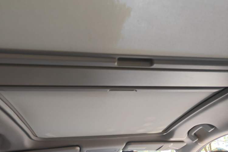 Used Renault Koleos 2014 Revised Version 2.0L Two-Wheel Drive Fashion Edition Headliner