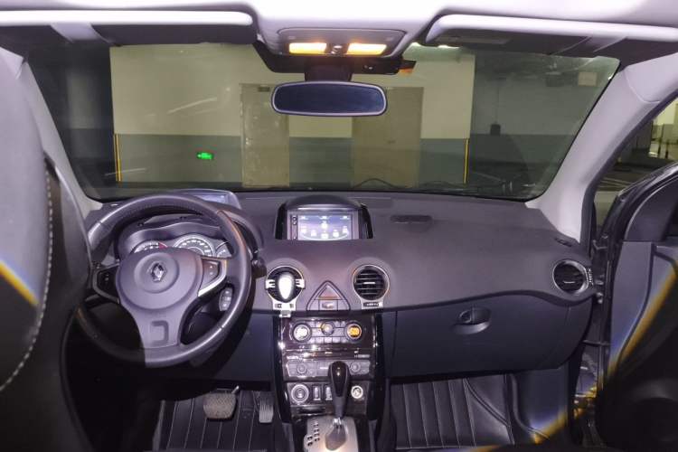 Used Renault Koleos 2014 2.5L 4x4 Comfort Edition Headliner