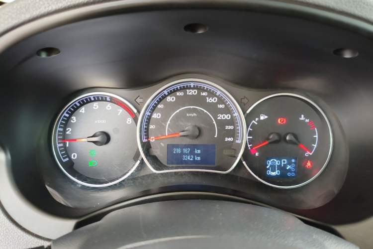Used Renault Koleos 2014 Revised Version 2.5L Two-Wheel Drive Comfort Edition Instrument Cluster