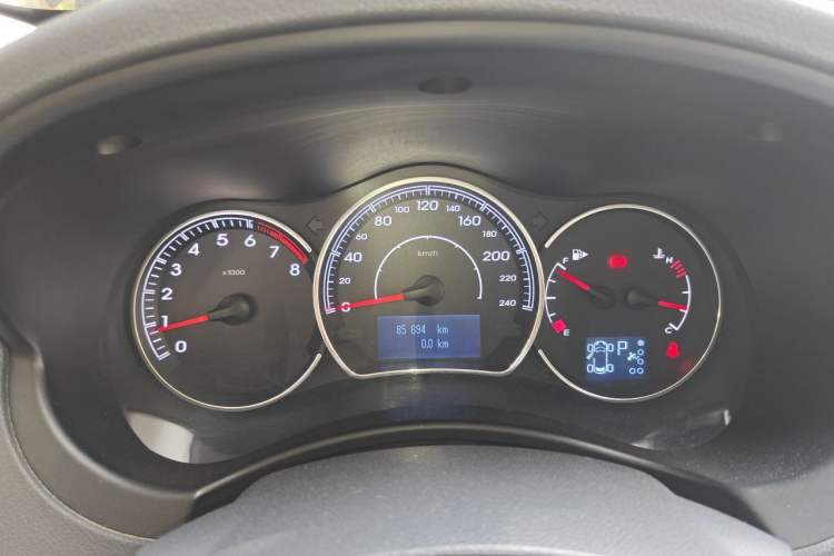 Used Renault Koleos 2014 Revised Version 2.0L Two-Wheel Drive Fashion Edition Instrument Cluster