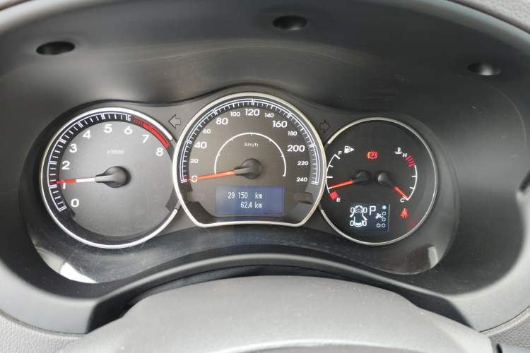 Used Renault Koleos 2014 Revised Version 2.5L Two-Wheel Drive Comfort Edition Instrument Cluster