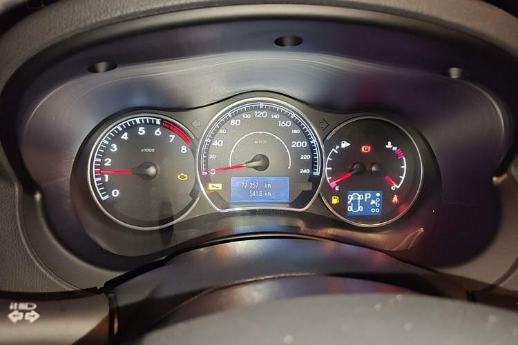 Used Renault Koleos 2014 Revised Version 2.0L Two-Wheel Drive Smart Enjoyment Edition Instrument Cluster