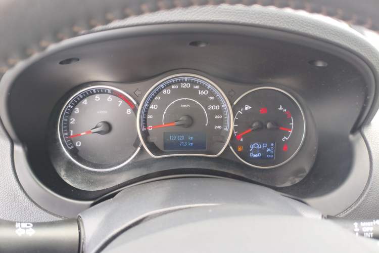 Used Renault Koleos 2014 Revised Version 2.0L Two-Wheel Drive Smart Enjoyment Edition Instrument Cluster