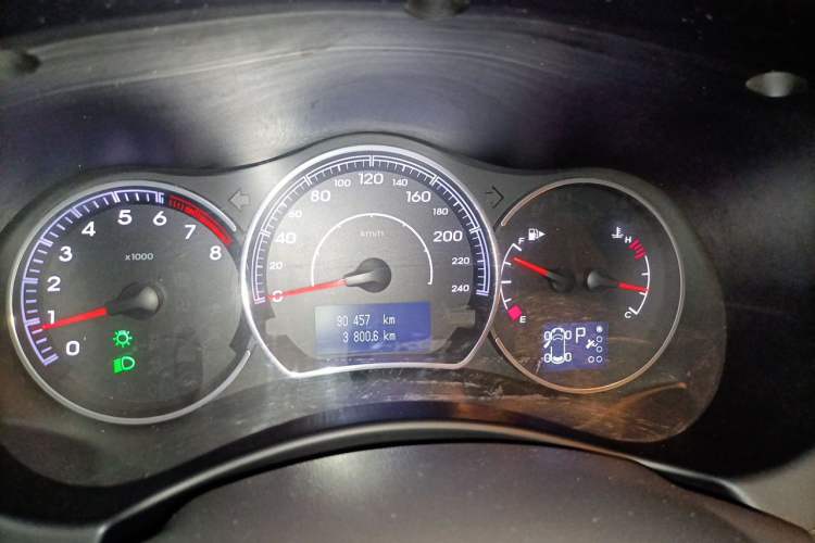 Used Renault Koleos 2014 Revised Version 2.5L Two-Wheel Drive Comfort Edition Instrument Cluster