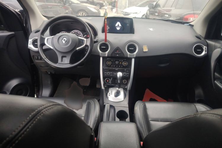 Used Renault Koleos 2014 Revised Version 2.0L Two-Wheel Drive Fashion Edition Interior 2
