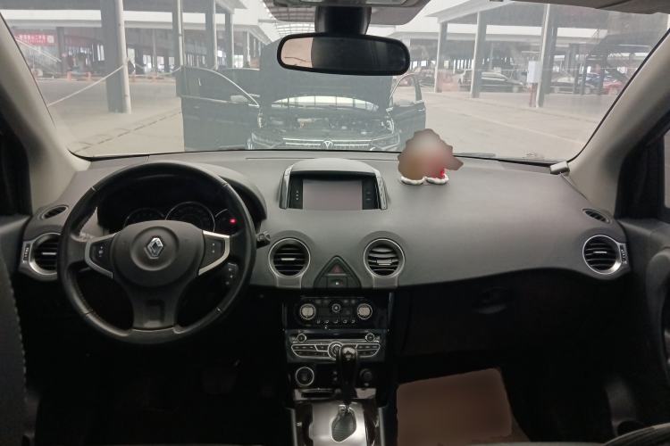 Used Renault Koleos 2014 2.0L Two-Wheel Drive Comfort Edition Interior 2