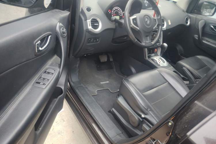 Used Renault Koleos 2014 Revised Version 2.0L Two-Wheel Drive Fashion Edition Interior 3