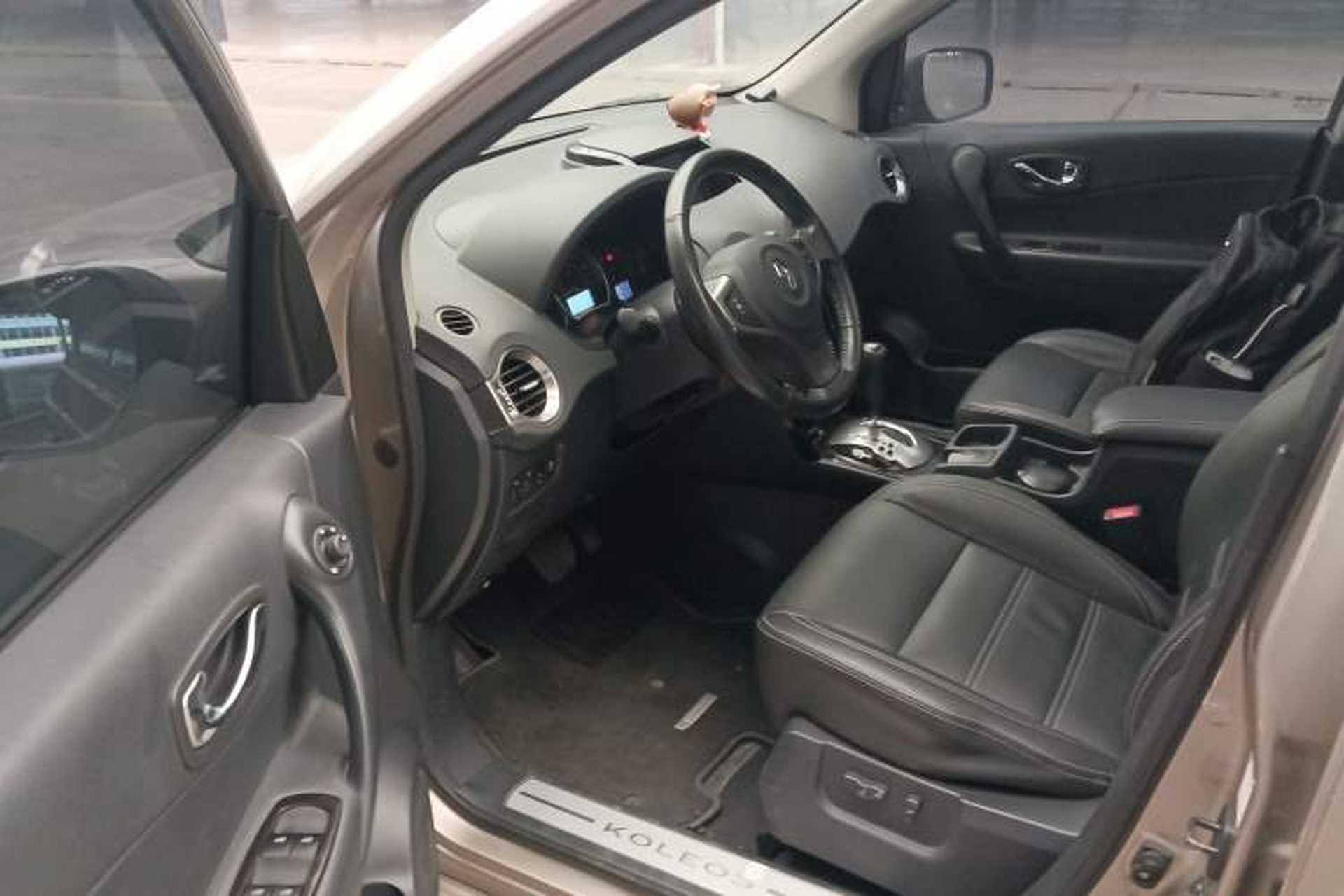 Used Renault Koleos 2014 2.0L Two-Wheel Drive Comfort Edition Interior 3