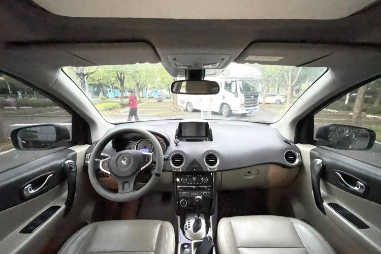 Used Renault Koleos 2014 2.5L Two-Wheel-Drive Sportway Edition Interior 4