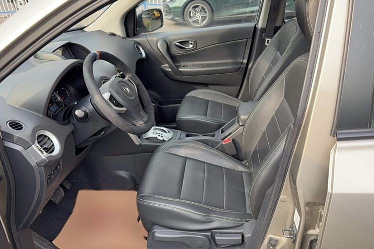 Used Renault Koleos 2014 Revised Version 2.0L Two-Wheel Drive Fashion Edition Interior 5