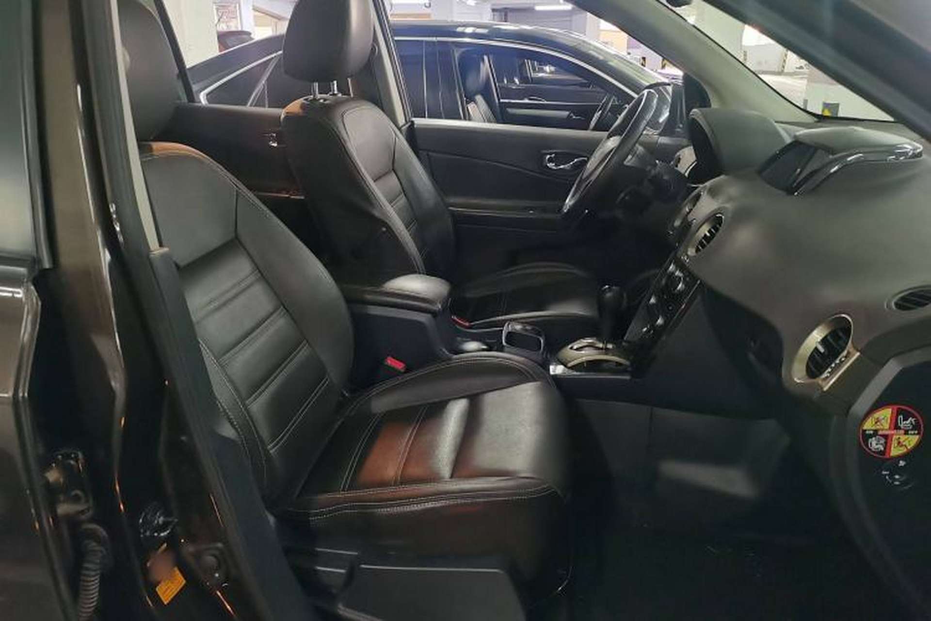 Used Renault Koleos 2014 2.5L Four-Wheel Drive Luxury Edition Interior 6