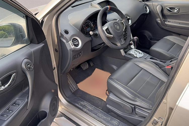 Used Renault Koleos 2014 Revised Version 2.0L Two-Wheel Drive Fashion Edition Interior 6