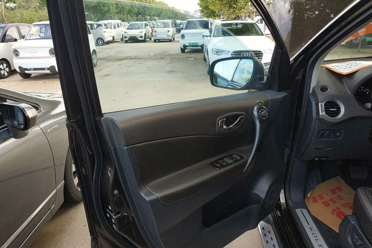 Used Renault Koleos 2014 Revised Version 2.5L Two-Wheel Drive Comfort Edition Left Front Door Interior