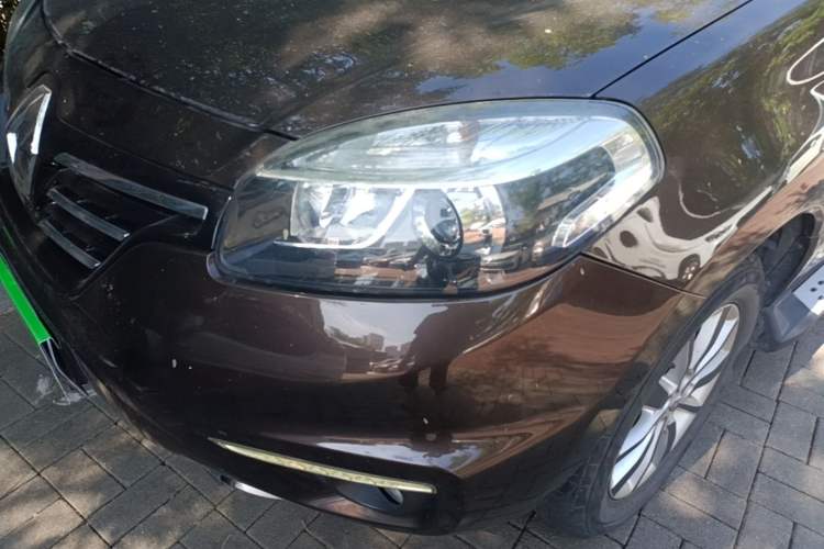 Used Renault Koleos 2014 Revised Version 2.0L Two-Wheel Drive Fashion Edition Left Front Headlight