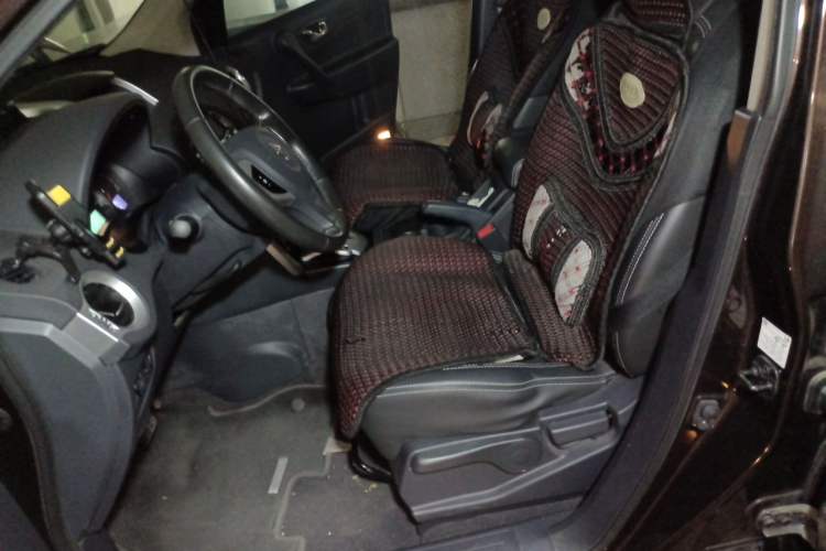 Used Renault Koleos 2014 Revised Version 2.0L Two-Wheel Drive Fashion Edition Left Front Seat