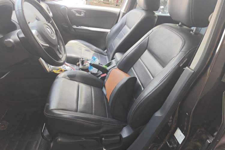 Used Renault Koleos 2014 Revised Version 2.0L Two-Wheel Drive Fashion Edition Left Front Seat